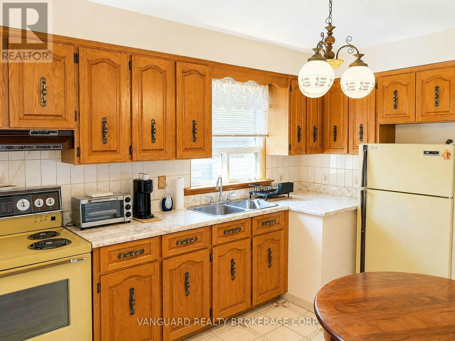 43 Spalding Road, Toronto, ON, M3K 1J8 - 4