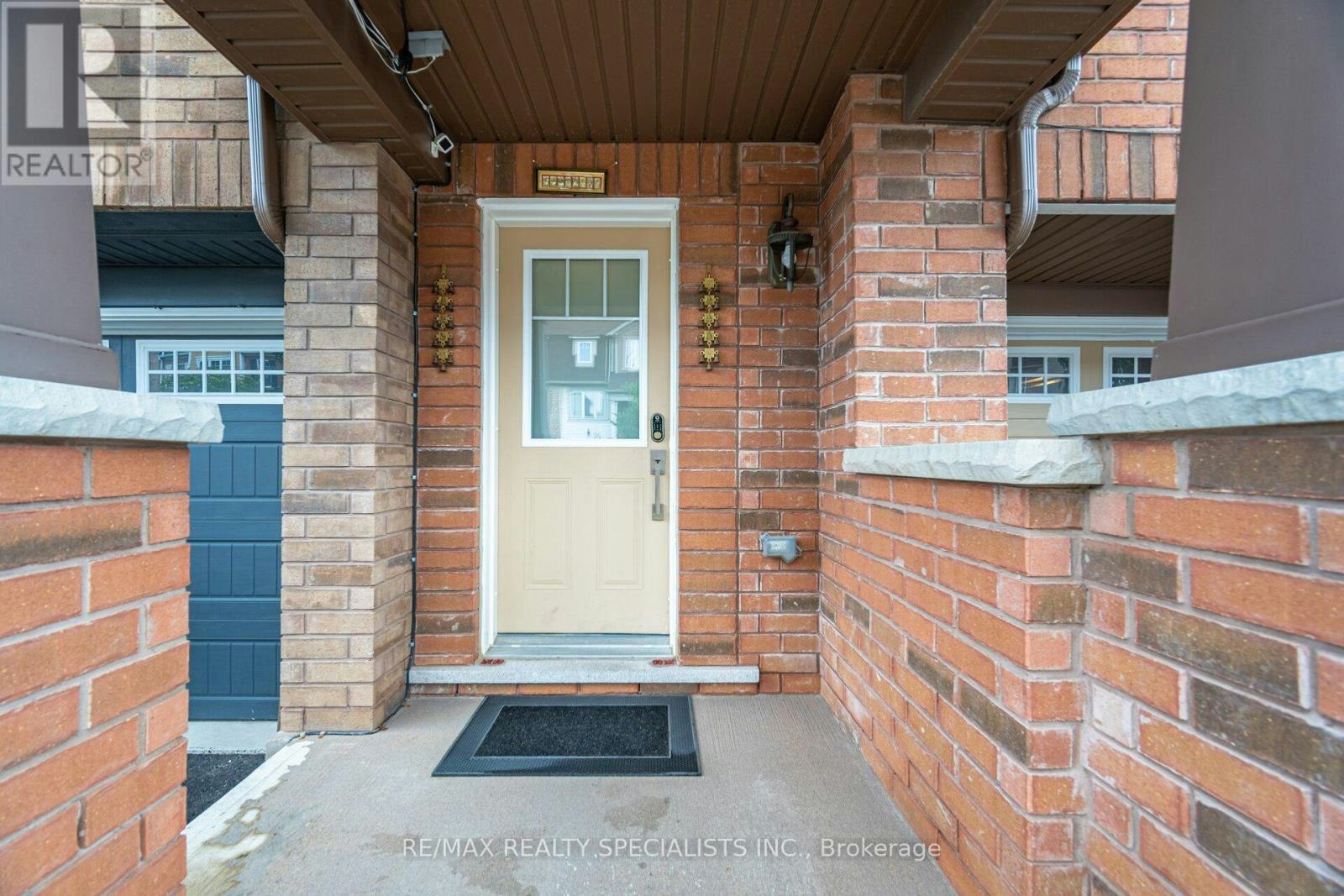 81 Vanhorne Close, Brampton, ON, L7A 0X9 - 2