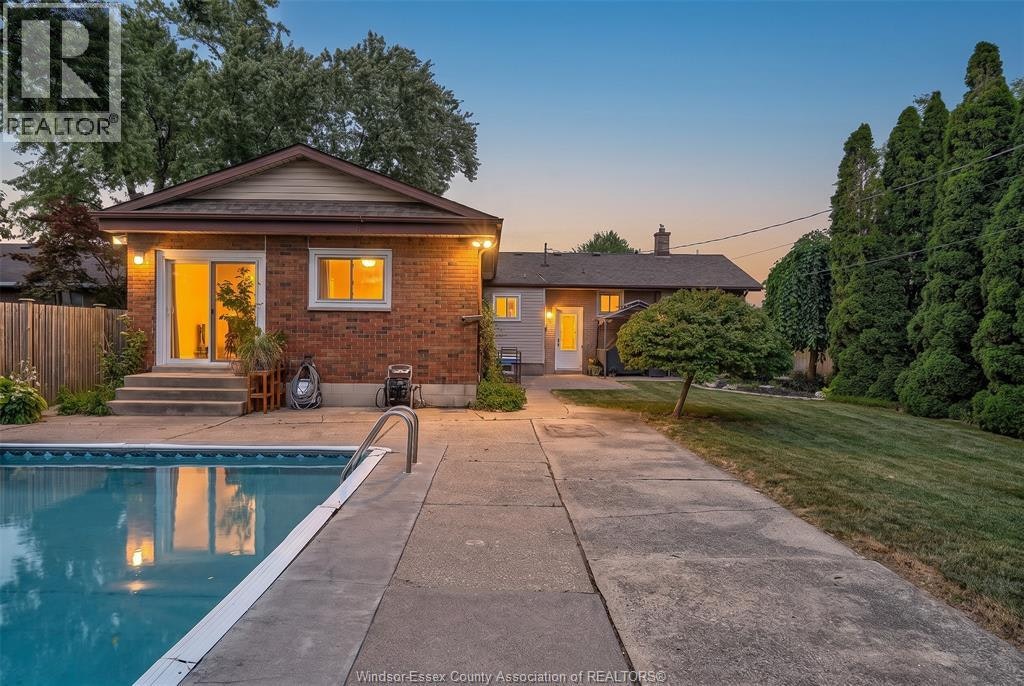 3417 Woodlawn Avenue, Windsor, ON, N8W 2J4