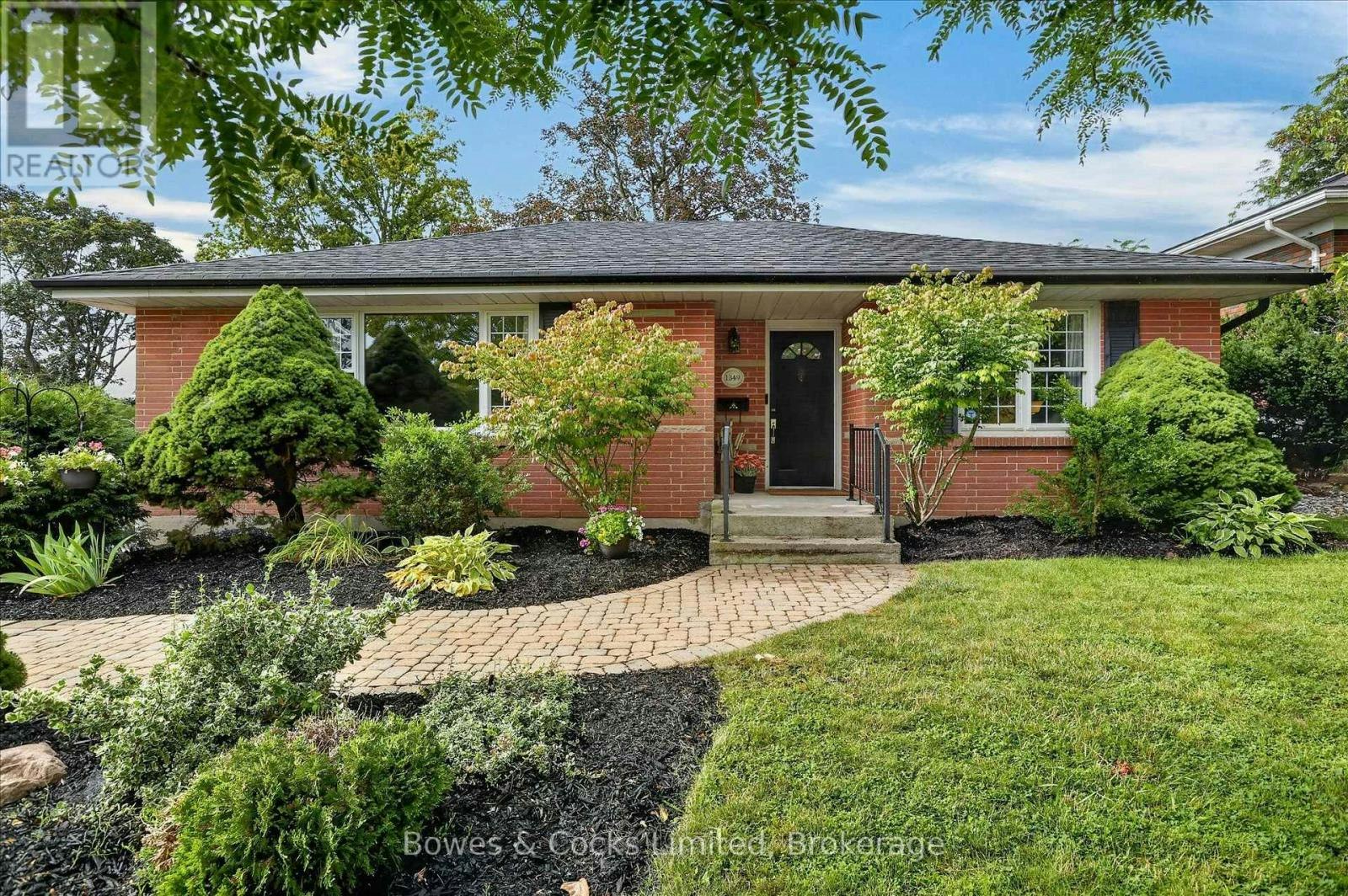 1349 Holloway Drive, Peterborough, ON, K9J 6G1