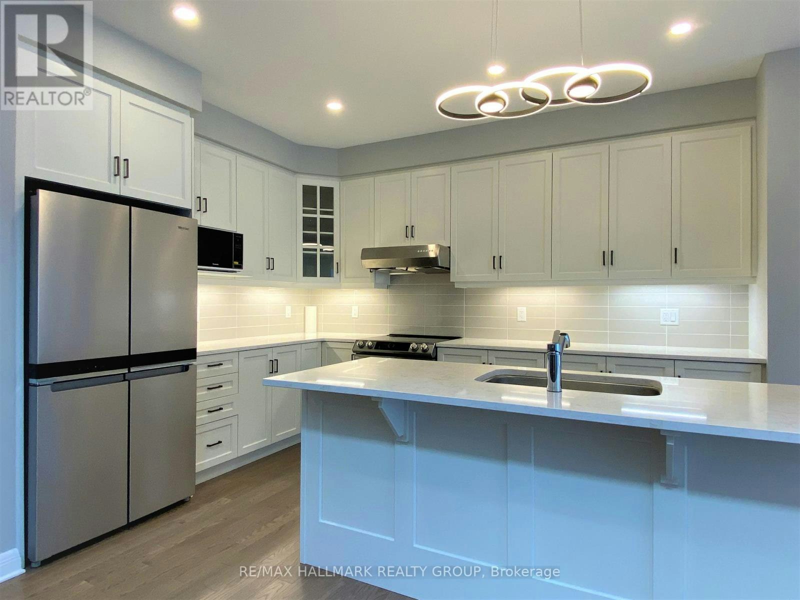 72 Michael Stoqua Street W, Ottawa, ON, K1K 5A2 - 7