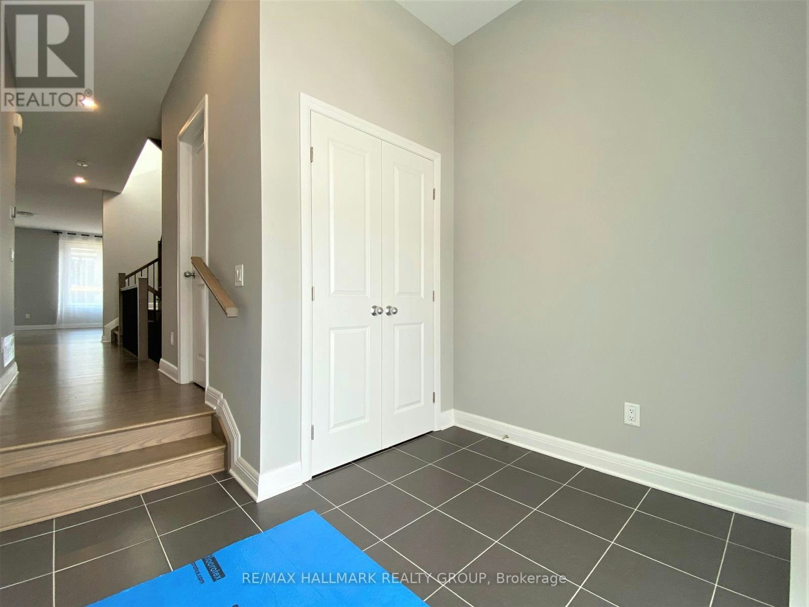72 Michael Stoqua Street W, Ottawa, ON, K1K 5A2 - 4