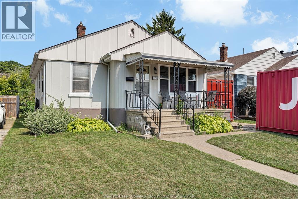 2258 Parkwood, Windsor, ON, N8W 2J9