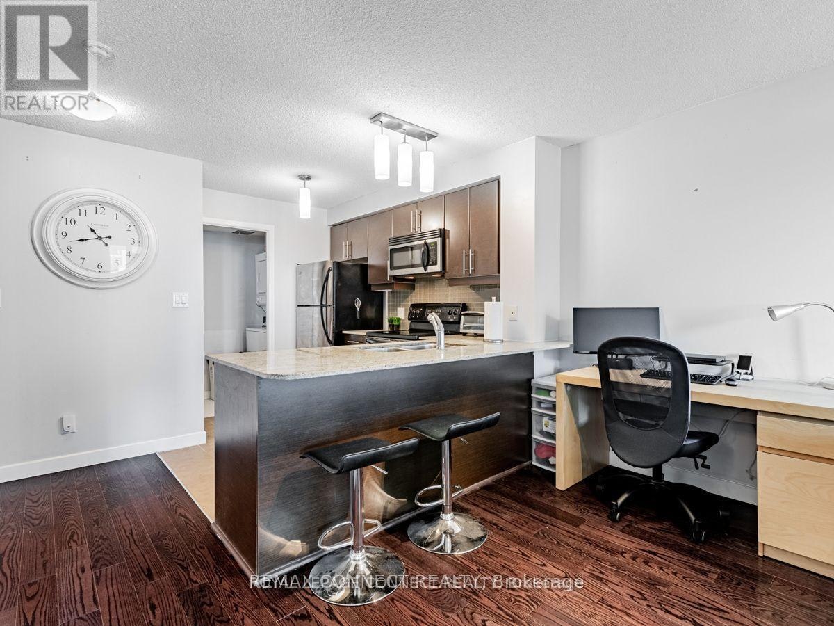 1407-18 Harbour Street, Toronto, ON, M5J 2Z6 - 14