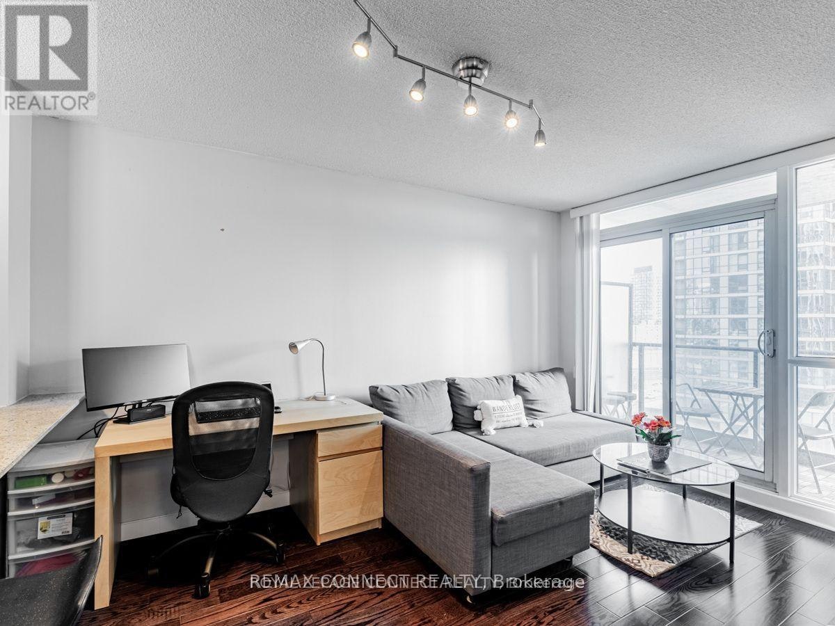 1407-18 Harbour Street, Toronto, ON, M5J 2Z6 - 10