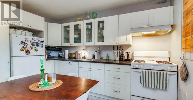 2-50 Rusholme Road, Toronto, ON, M6J 3H5 - 4