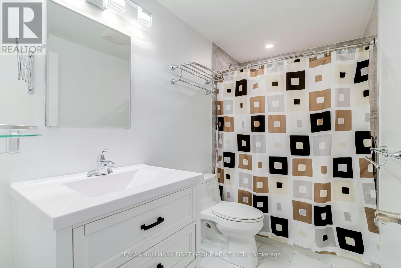 30 Stockbridge Crescent, Ajax, ON, L1T 2G7 - 10