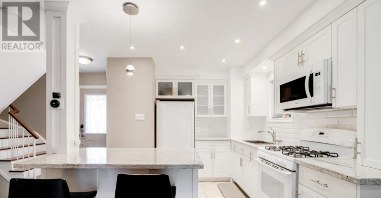 30 Stockbridge Crescent, Ajax, ON, L1T 2G7 - 3