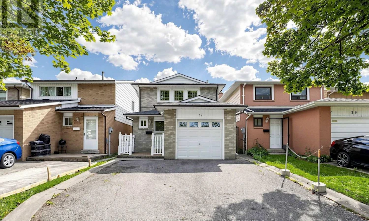 37 Woodsview Avenue