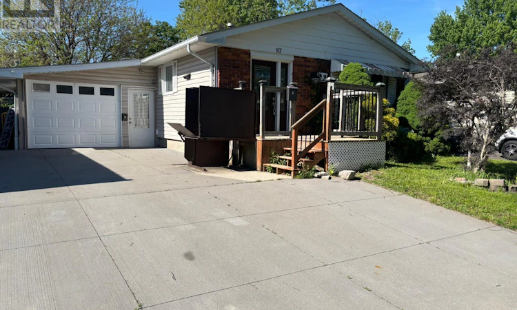 87 Renny Crescent