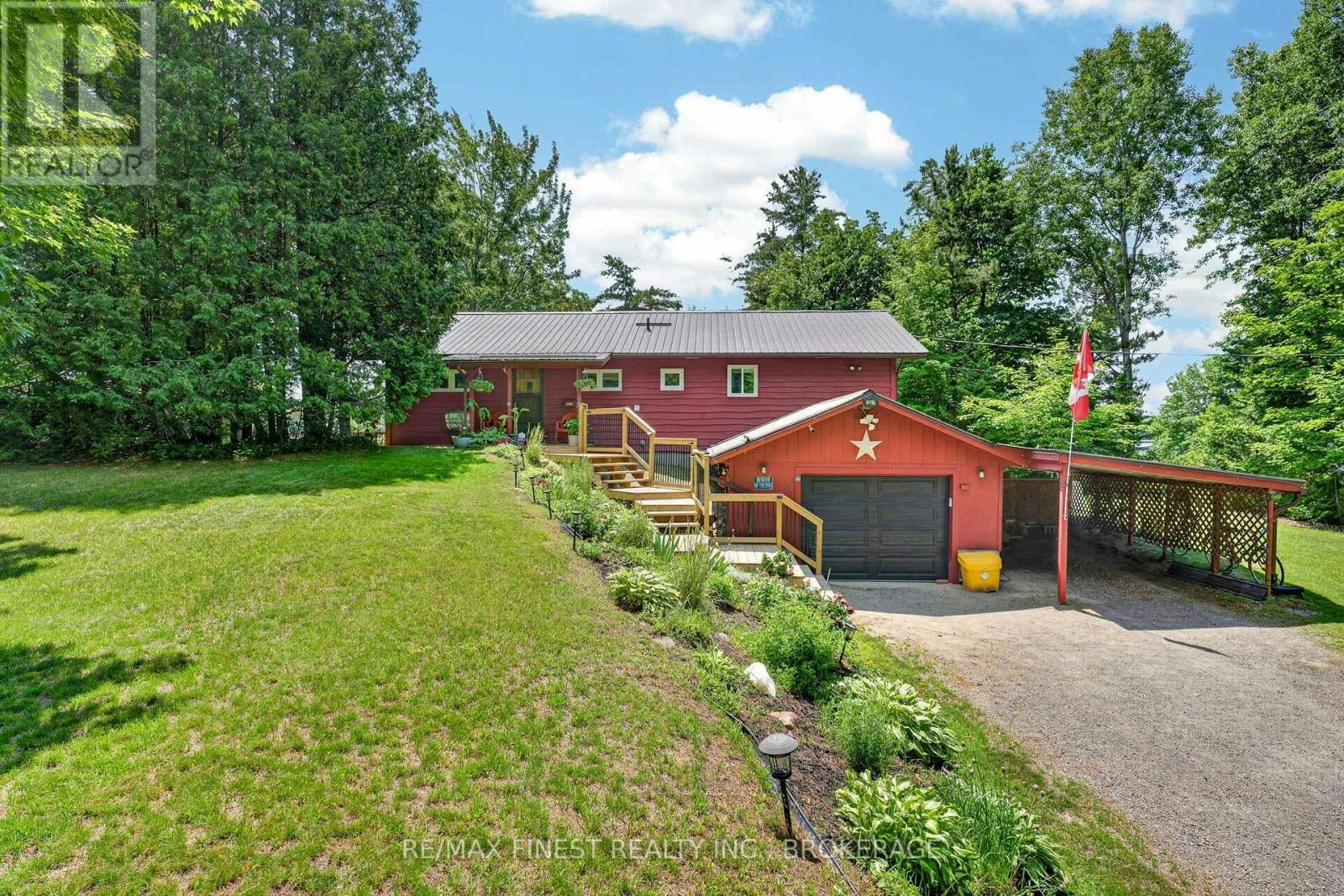 1067 Island View Lane E, South Frontenac, ON, K0H 2K0