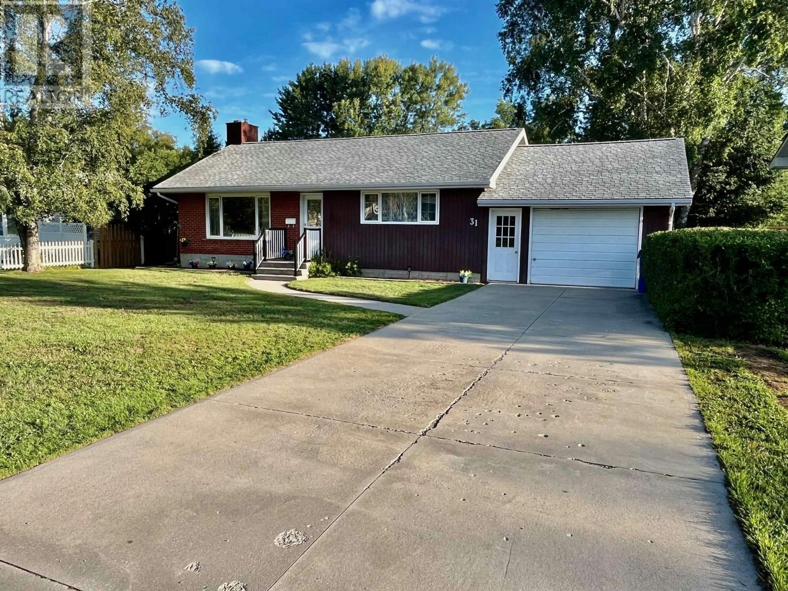 31 Ross Street, Dryden, ON, P8N 1T9
