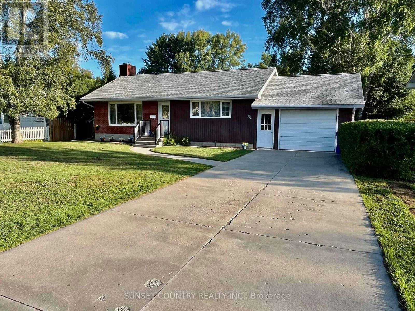 31 Ross Street, Dryden, ON, P8N 1T9