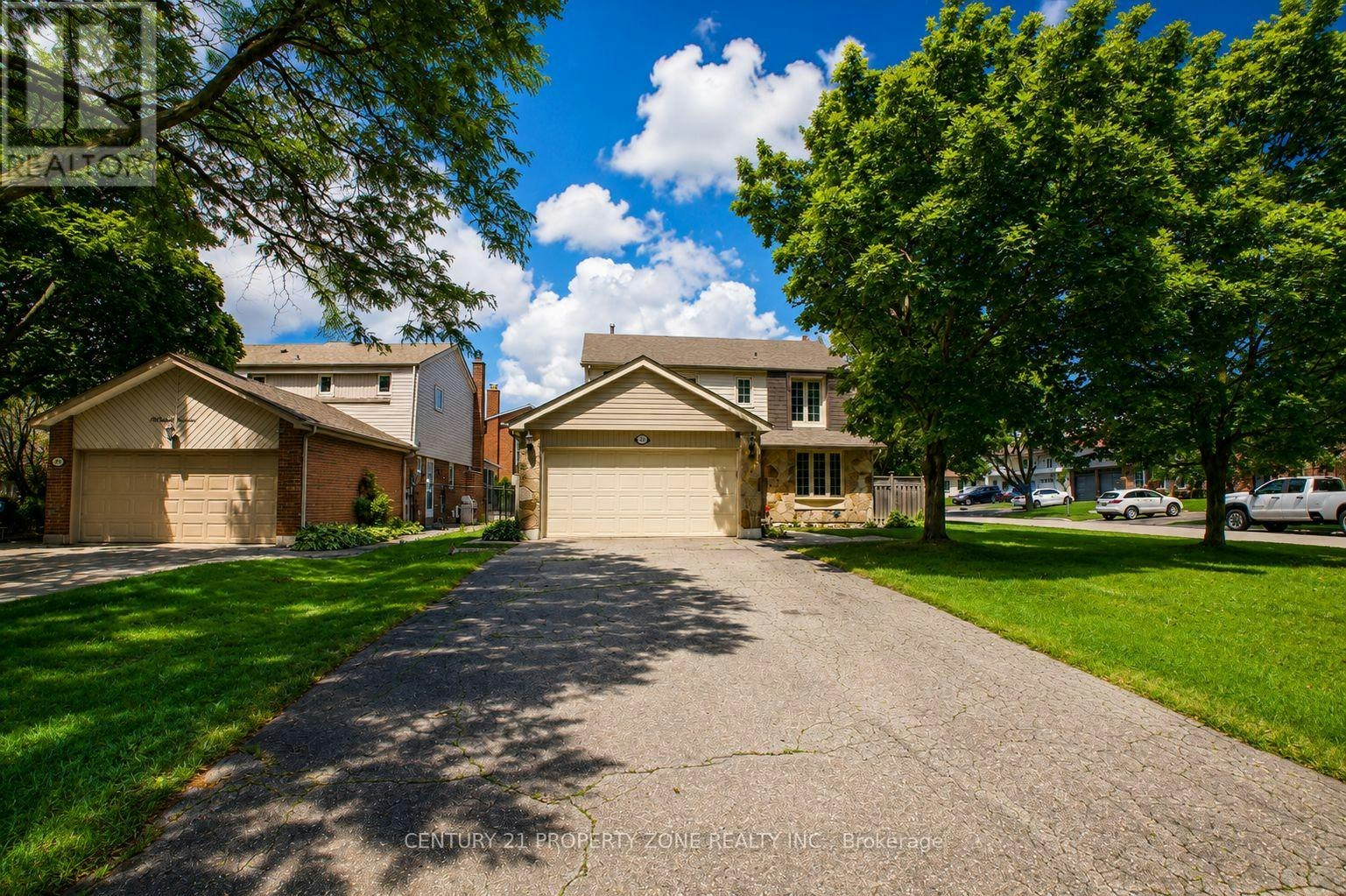 27 Madrid Crescent N, Brampton, ON, L6S 2X5