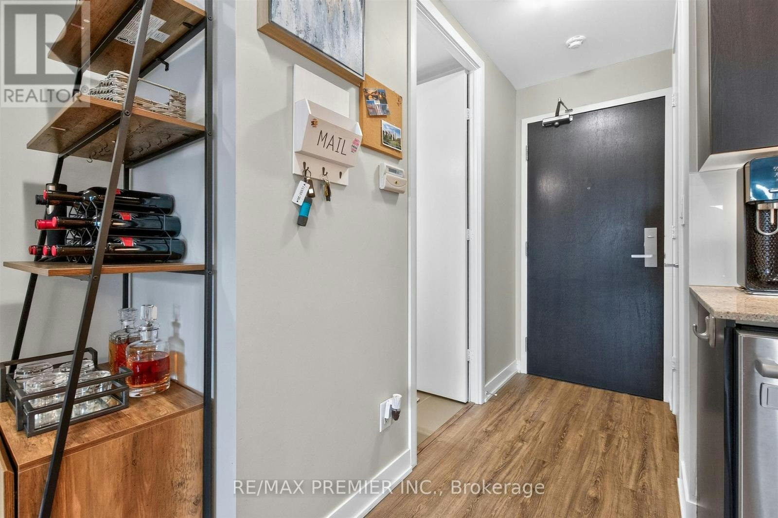 2133-165 Legion Road N, Toronto, ON, M8Y 0B3 - 4