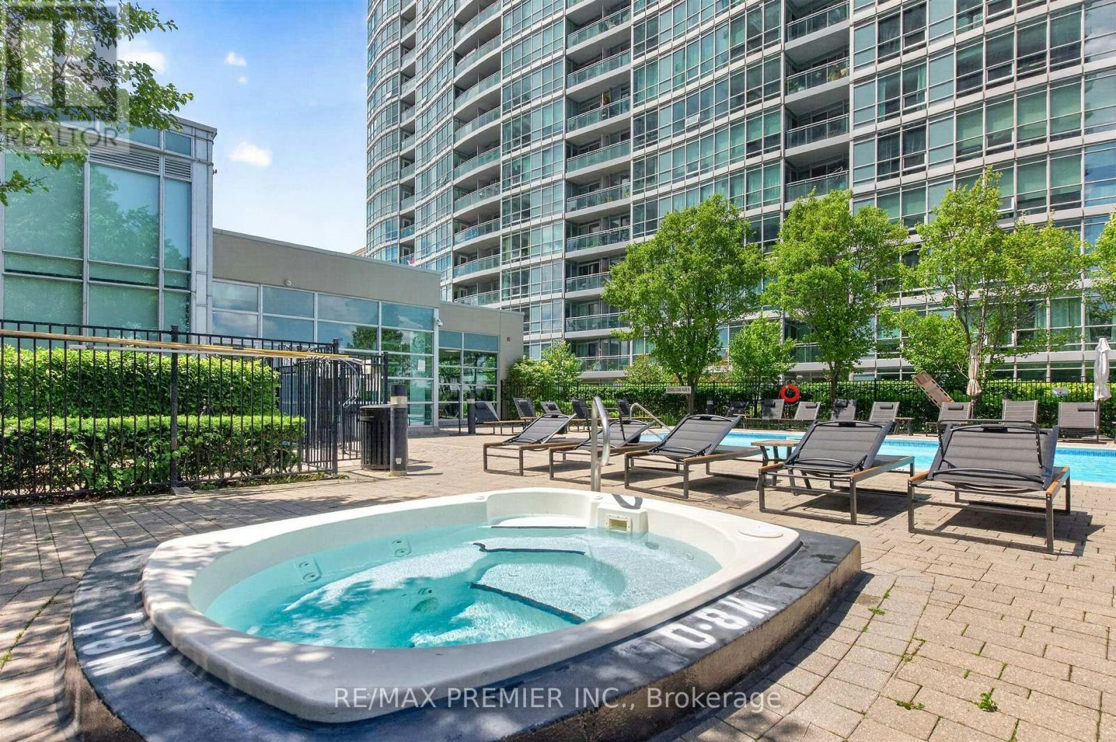 2133-165 Legion Road N, Toronto, ON, M8Y 0B3 - 31