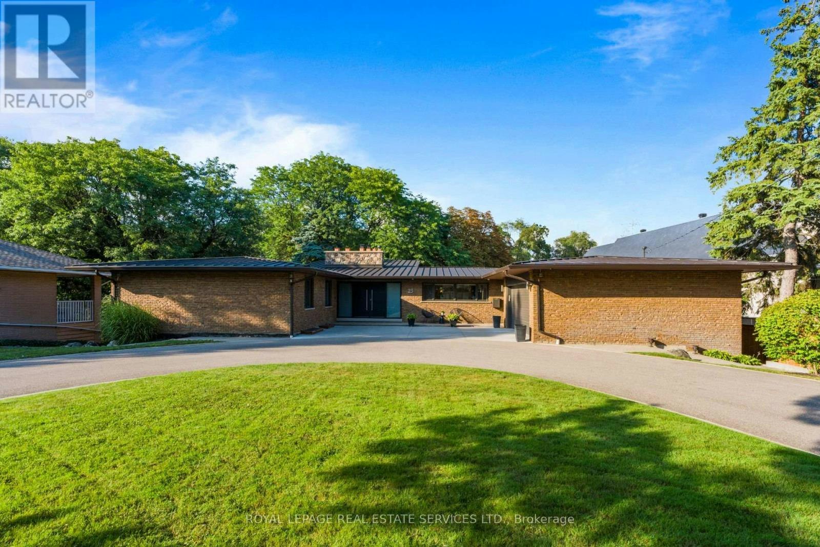 23 Lorraine Gardens, Toronto, ON, M9B 4Z5