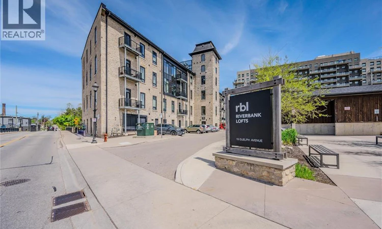 202-19 Guelph Avenue