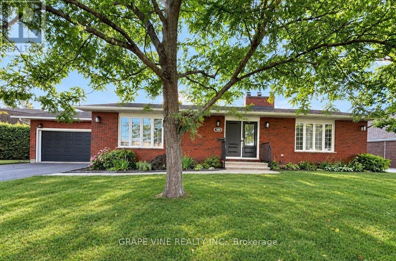 1486 Ridgebrook Drive, Ottawa, ON, K1B 4H1