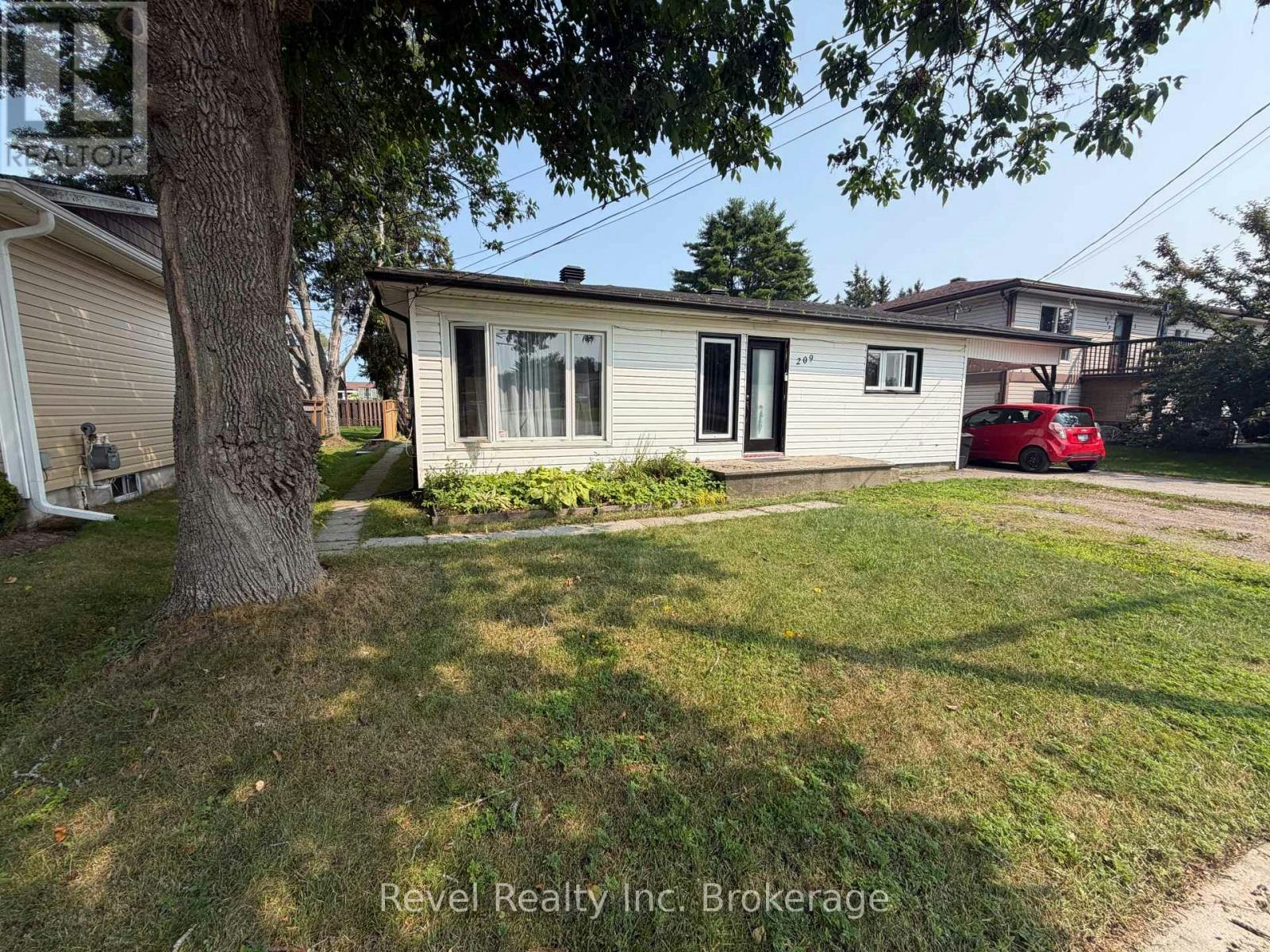 209 Salter Street, West Nipissing, ON, P2B 3B5