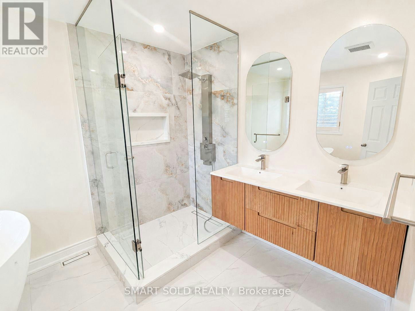 52 Royalpark Way, Vaughan, ON, L4H 1J5 - 14