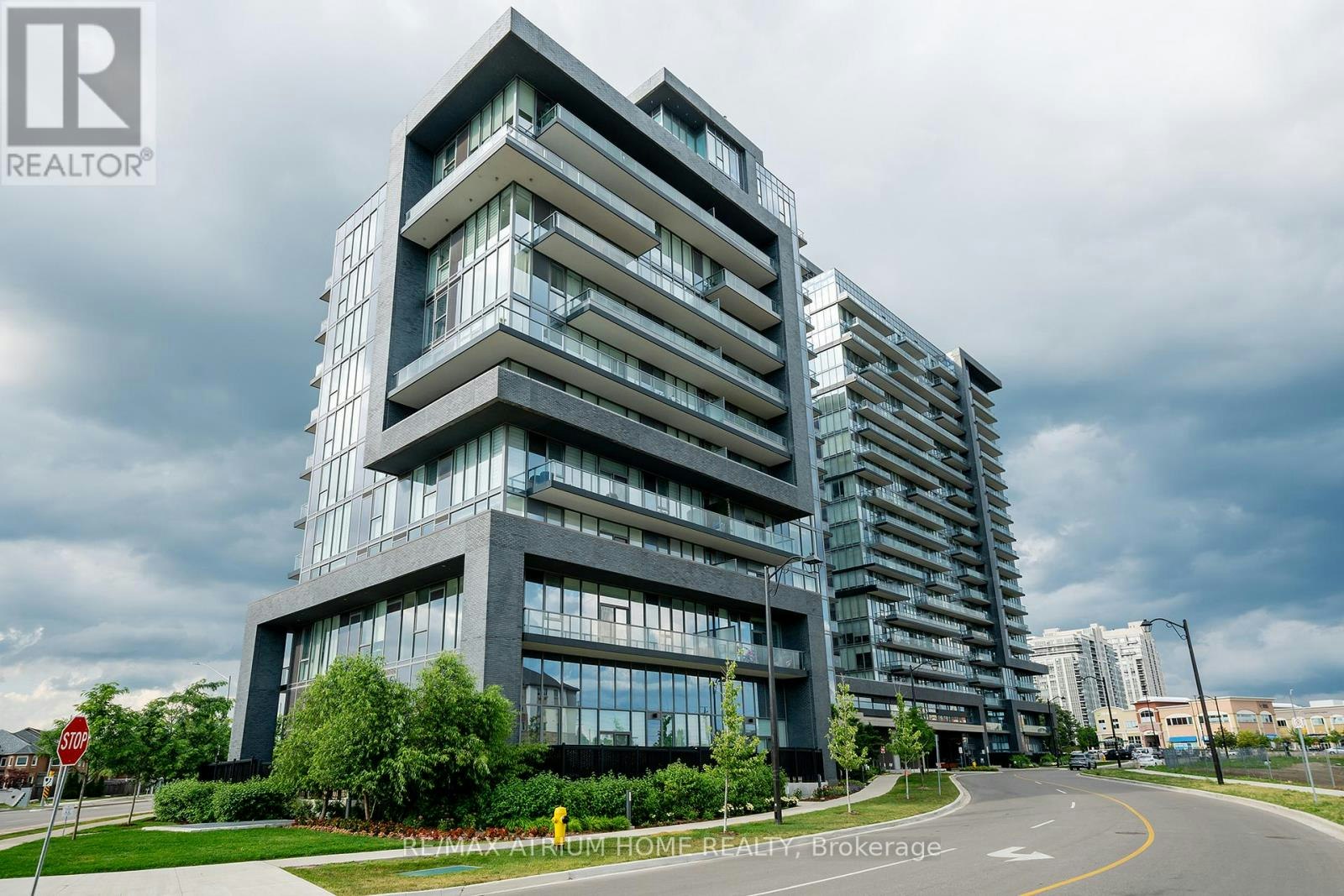 1004-10 Gatineau Drive, Vaughan, ON, L4J 0L2