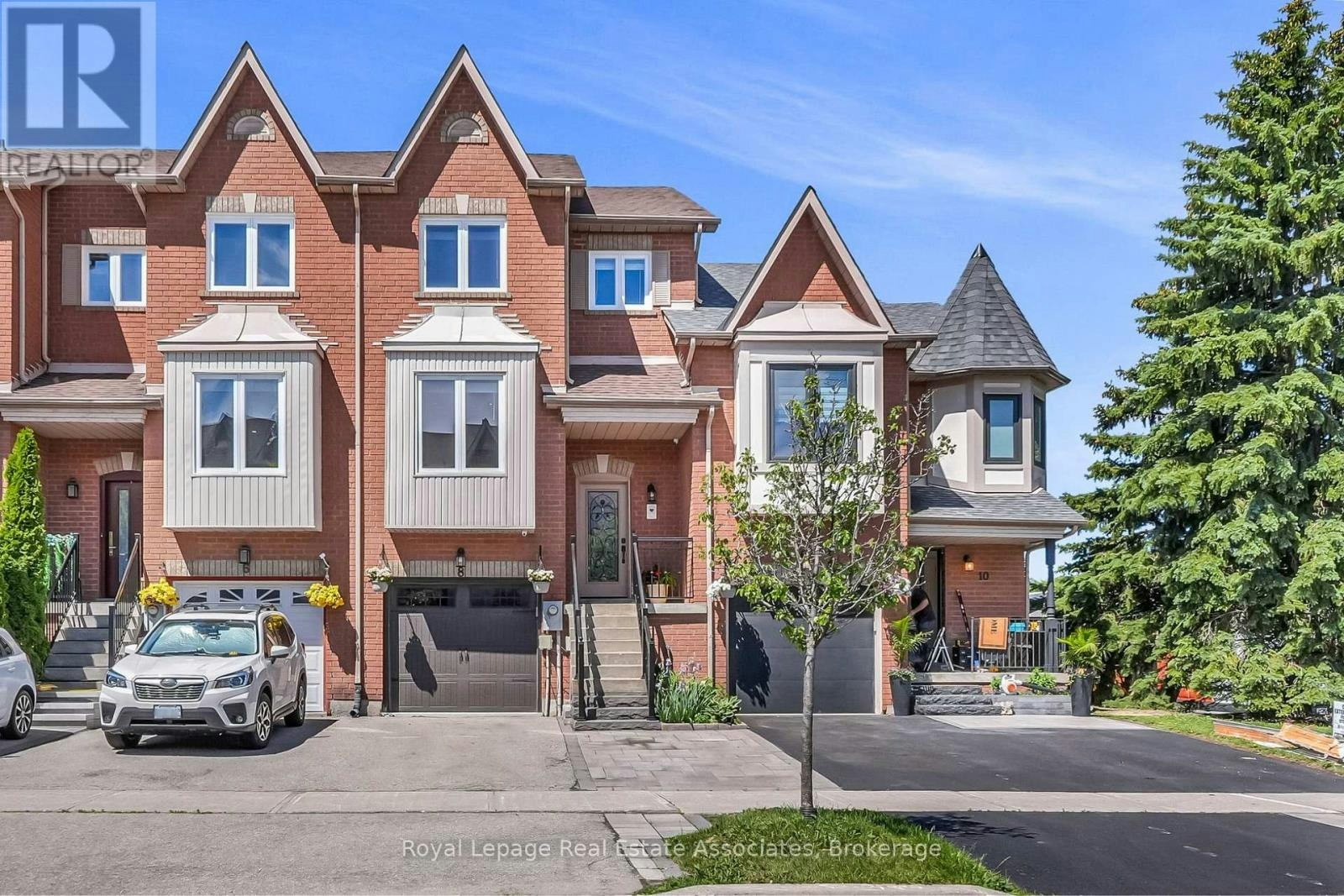 8 Prestwick Avenue, Vaughan, ON, L6A 2B6