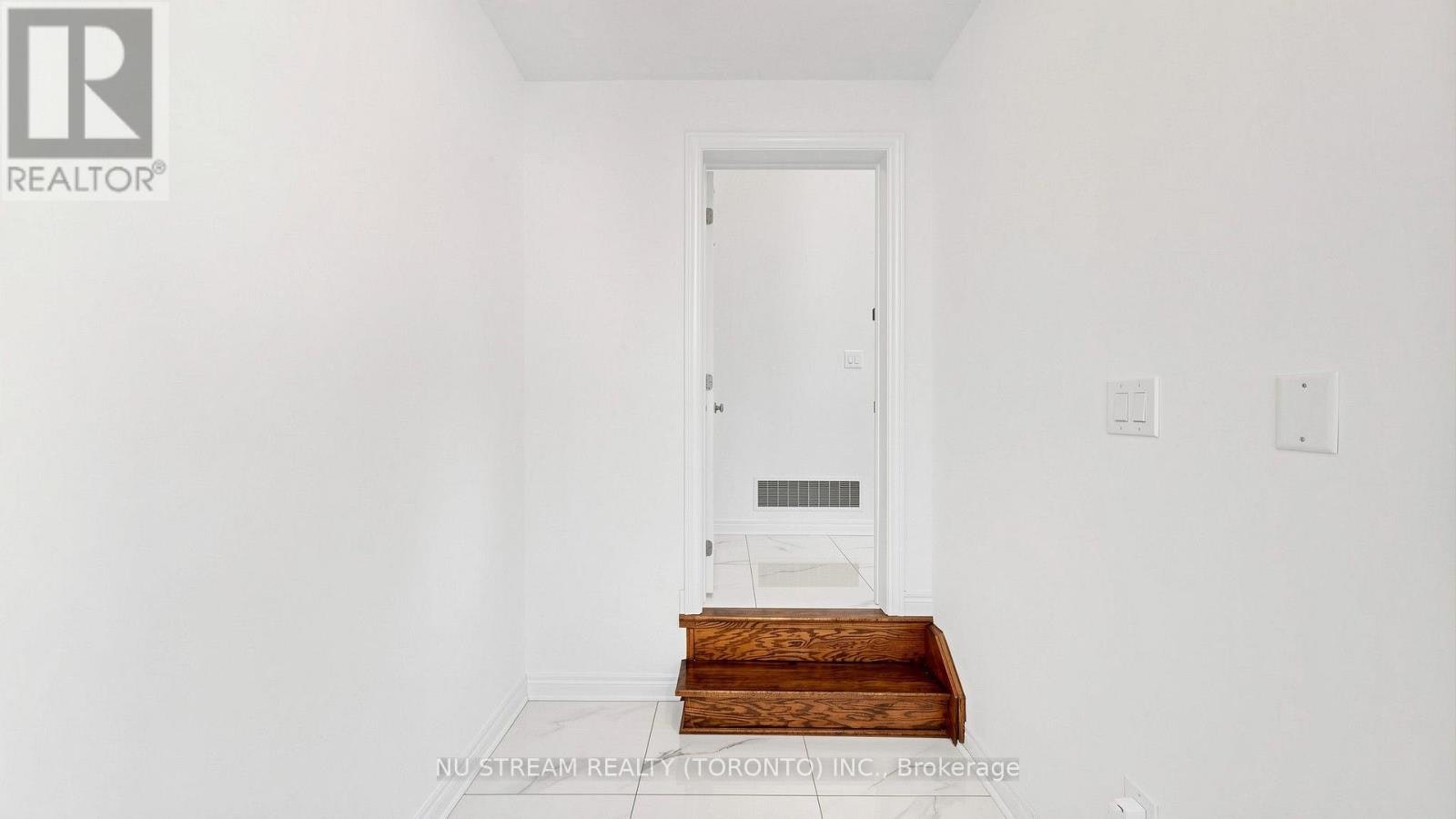 15-19 Maytime Way, Markham, ON, L6C 0N5 - 5