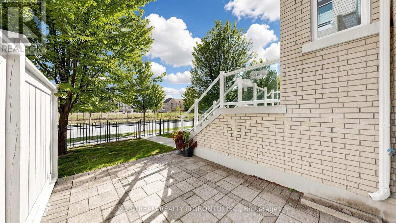 15-19 Maytime Way, Markham, ON, L6C 0N5 - 2