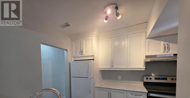 223 Fairview Avenue, Toronto, ON, M6P 3A6 - 3