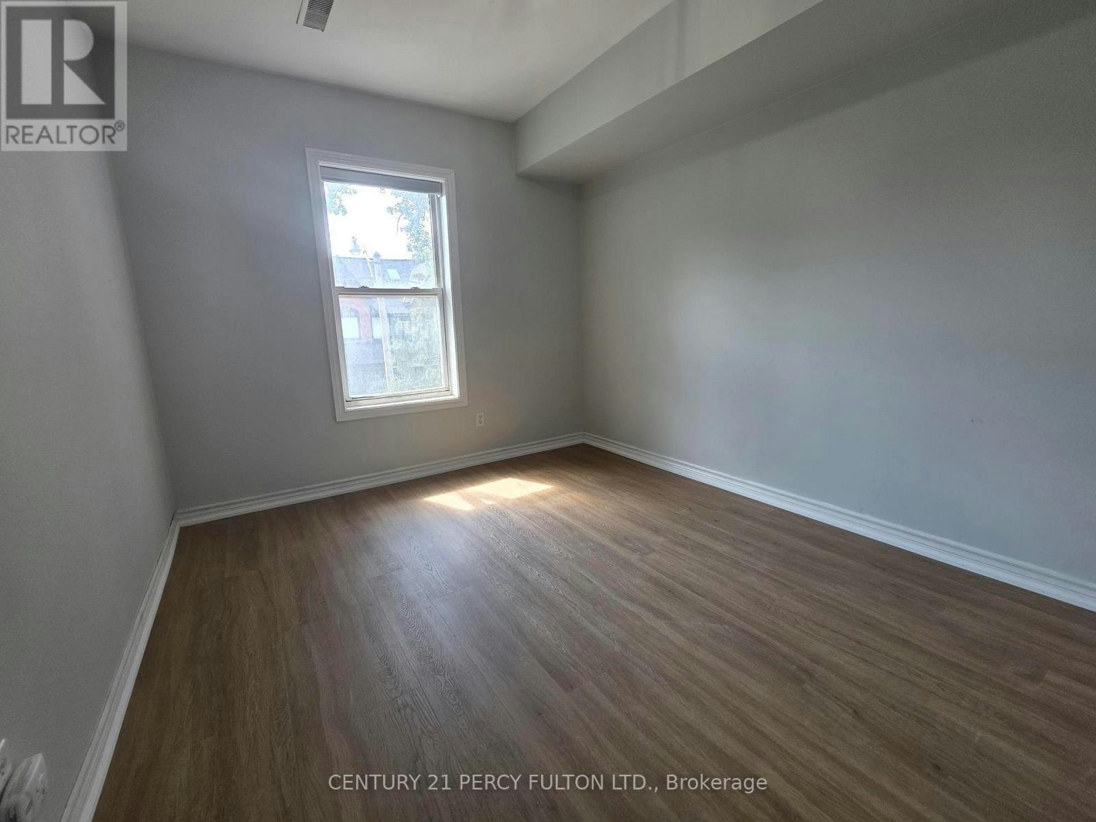 223 Fairview Avenue, Toronto, ON, M6P 3A6 - 6