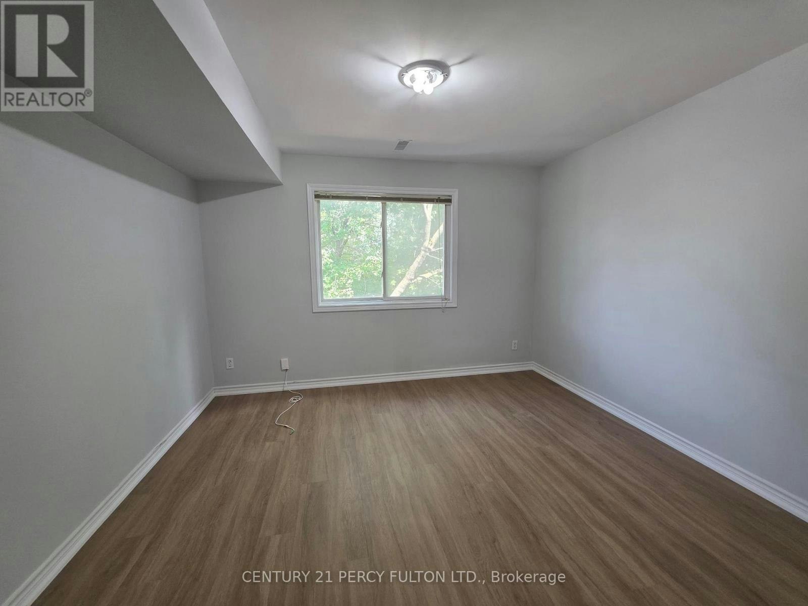 223 Fairview Avenue, Toronto, ON, M6P 3A6 - 4