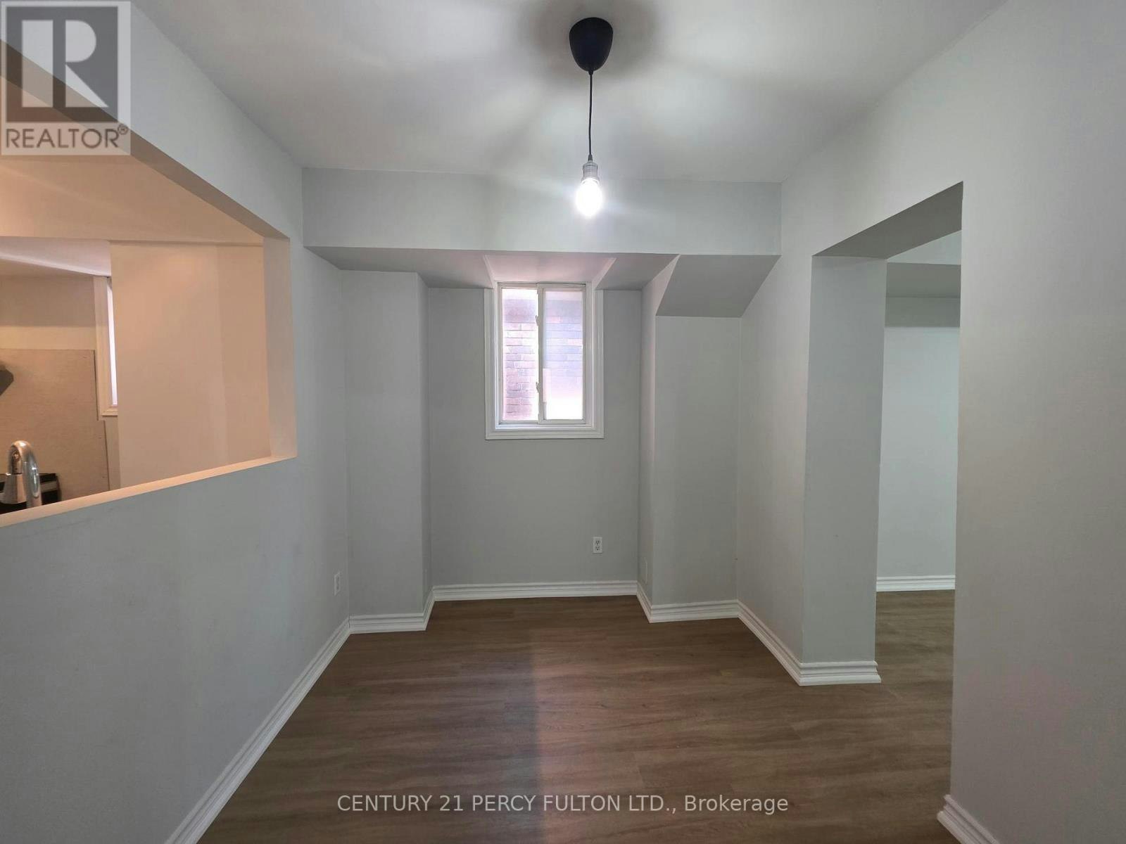 223 Fairview Avenue, Toronto, ON, M6P 3A6 - 5