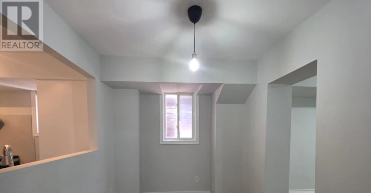 223 Fairview Avenue, Toronto, ON, M6P 3A6 - 5