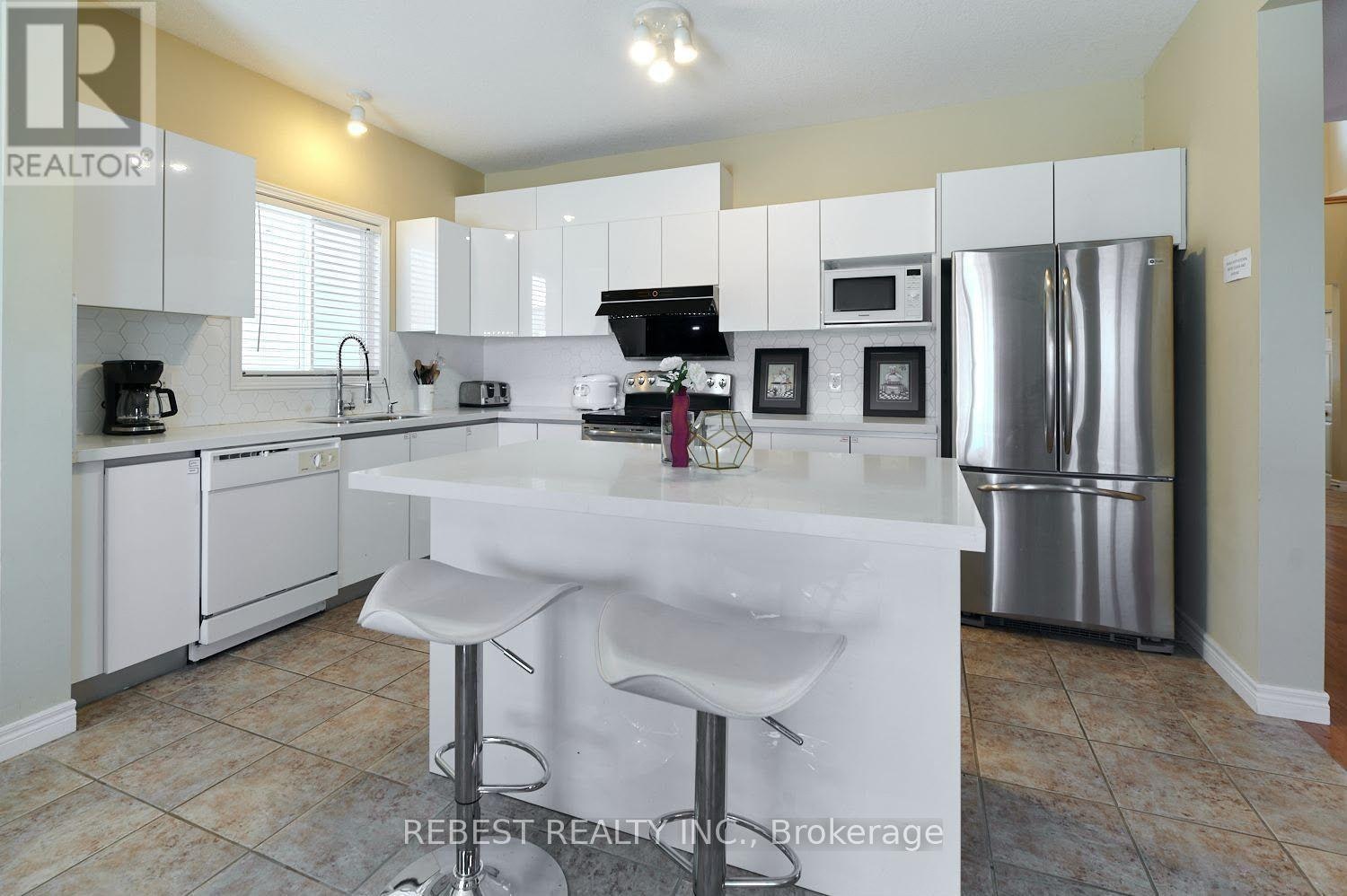 655 Interlaken Drive, Waterloo, ON, N2T 2Y5 - 10