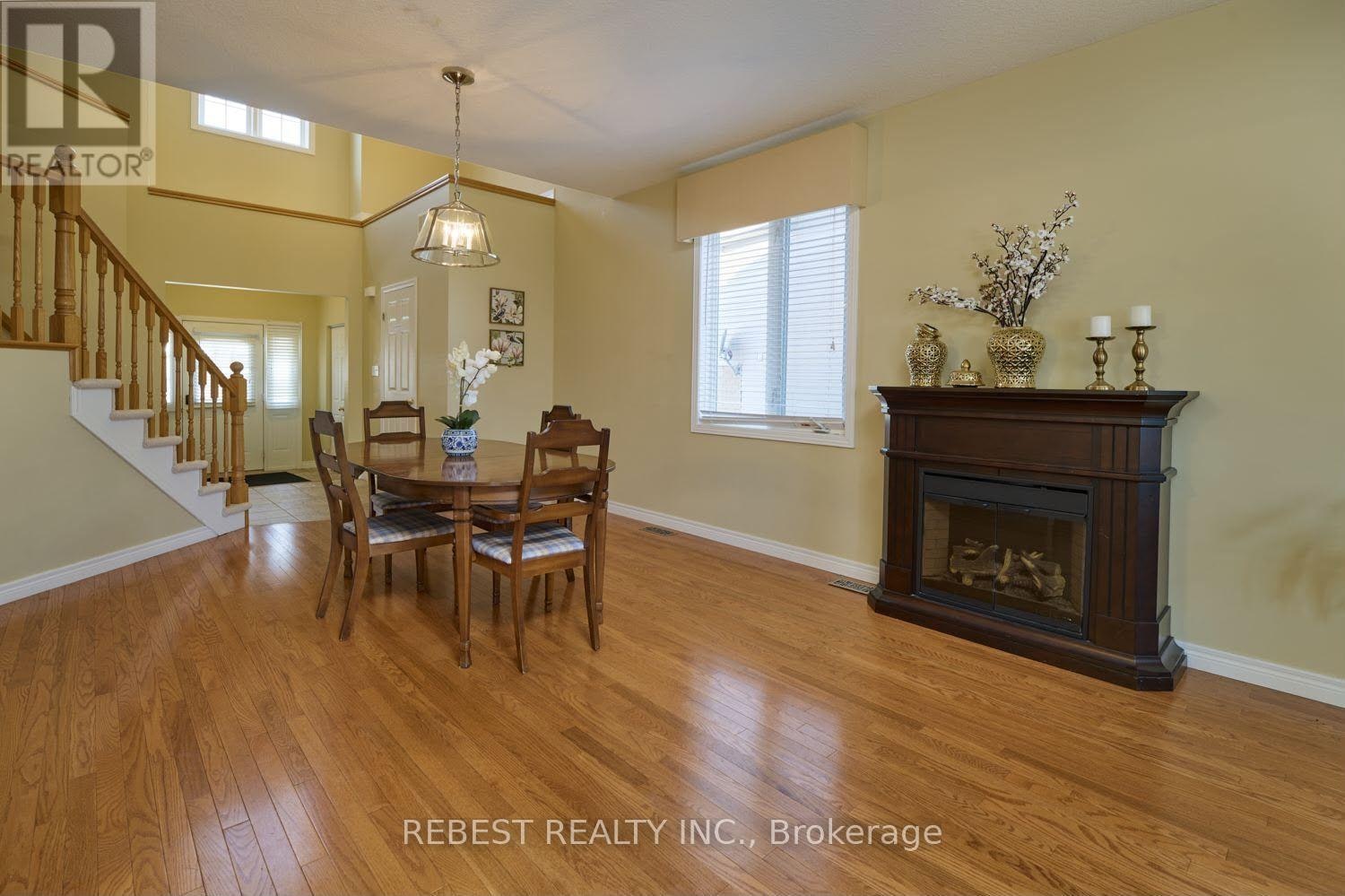 655 Interlaken Drive, Waterloo, ON, N2T 2Y5 - 4