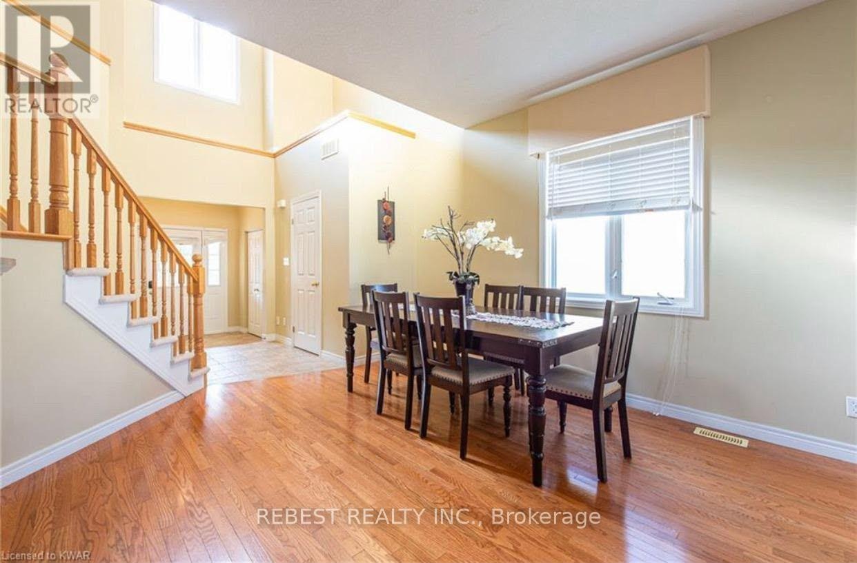 655 Interlaken Drive, Waterloo, ON, N2T 2Y5 - 3