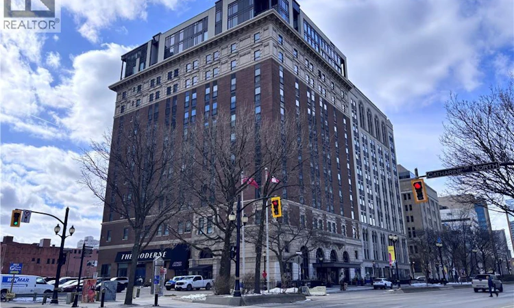410-112 King Street E