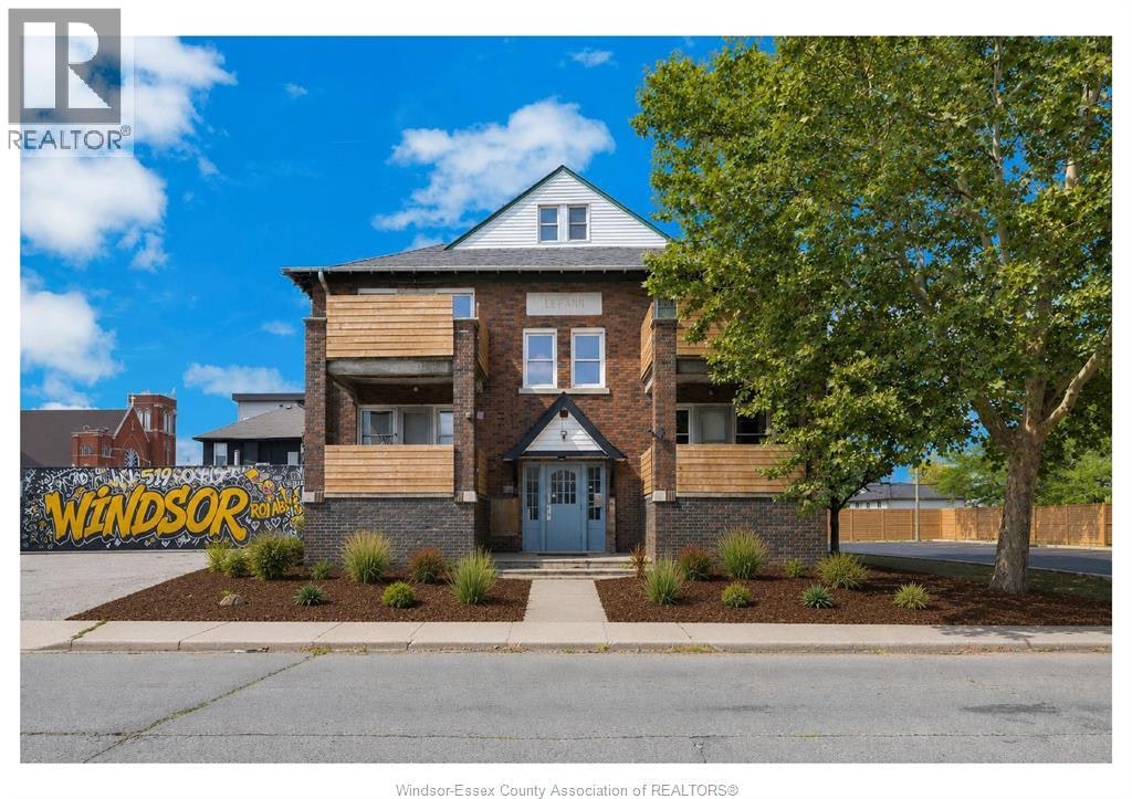 561 Parent Avenue, Windsor, ON, N9A 2C2