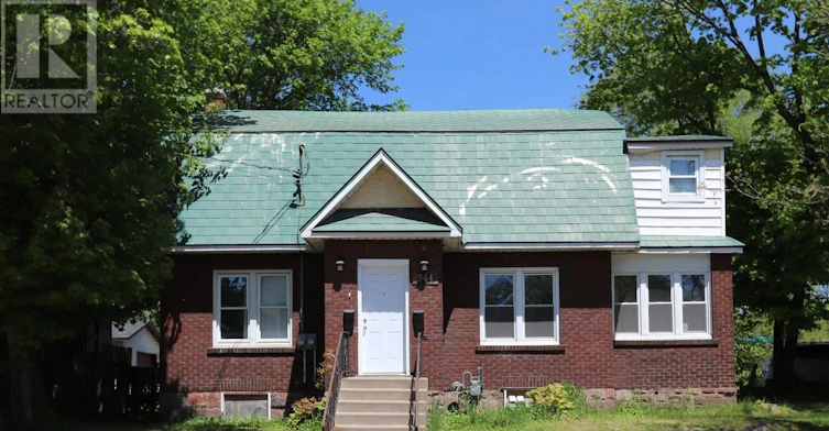 344 Wellington Street, Sault Ste. Marie, ON, P6A 2L9 - 2