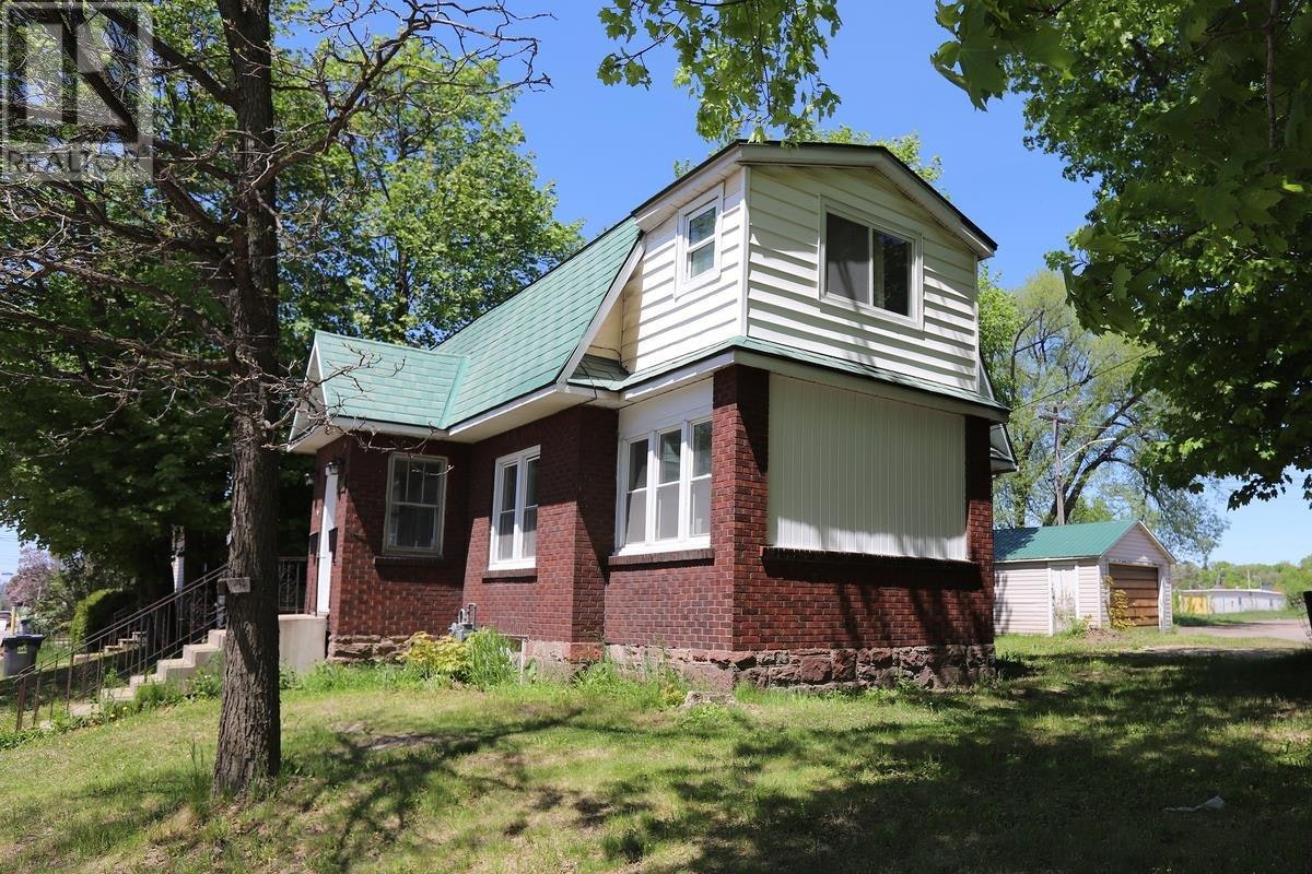 344 Wellington Street, Sault Ste. Marie, ON, P6A 2L9 - 4