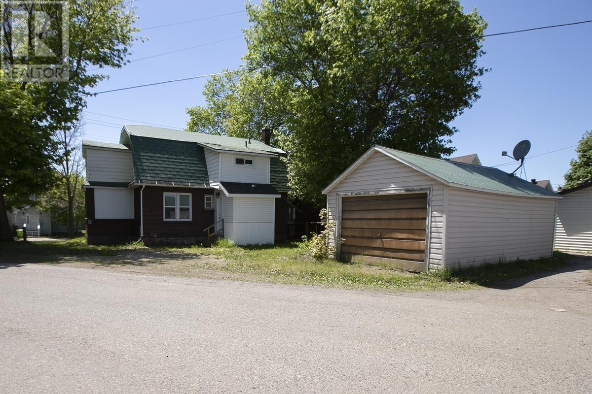 344 Wellington Street, Sault Ste. Marie, ON, P6A 2L9 - 7