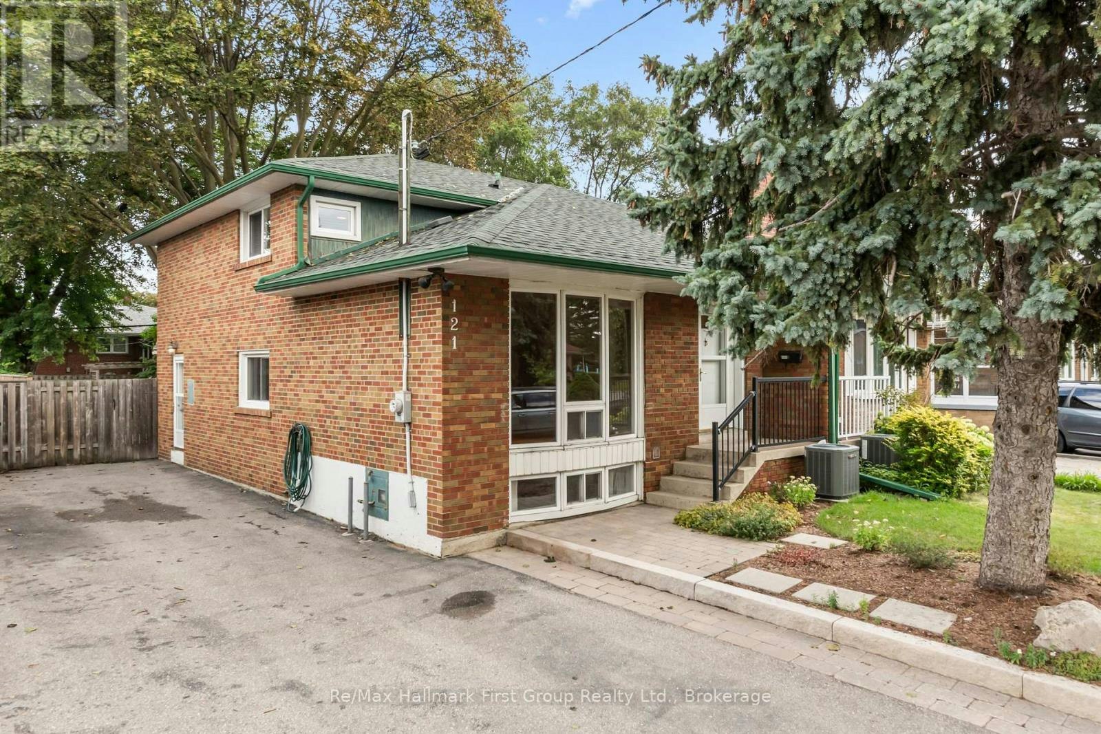 121 Roywood Drive, Toronto, ON, M3A 2E2