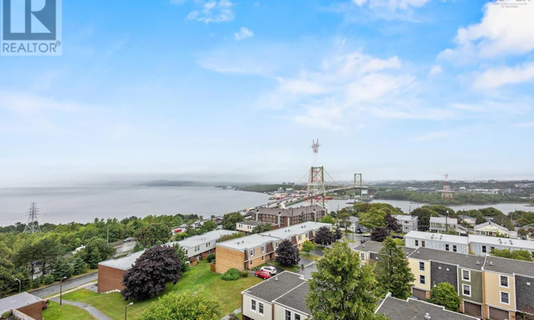 1002-5572 Ridge Road North