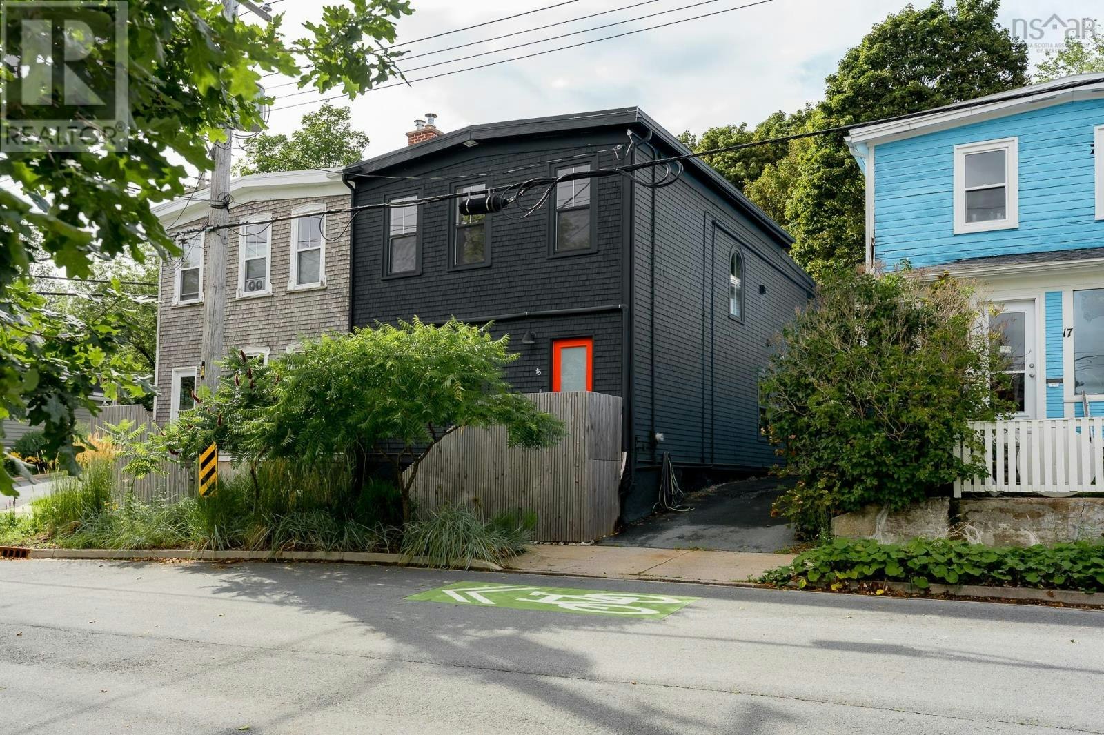 15 Dahlia Street, Dartmouth, NS, B3A 2R8