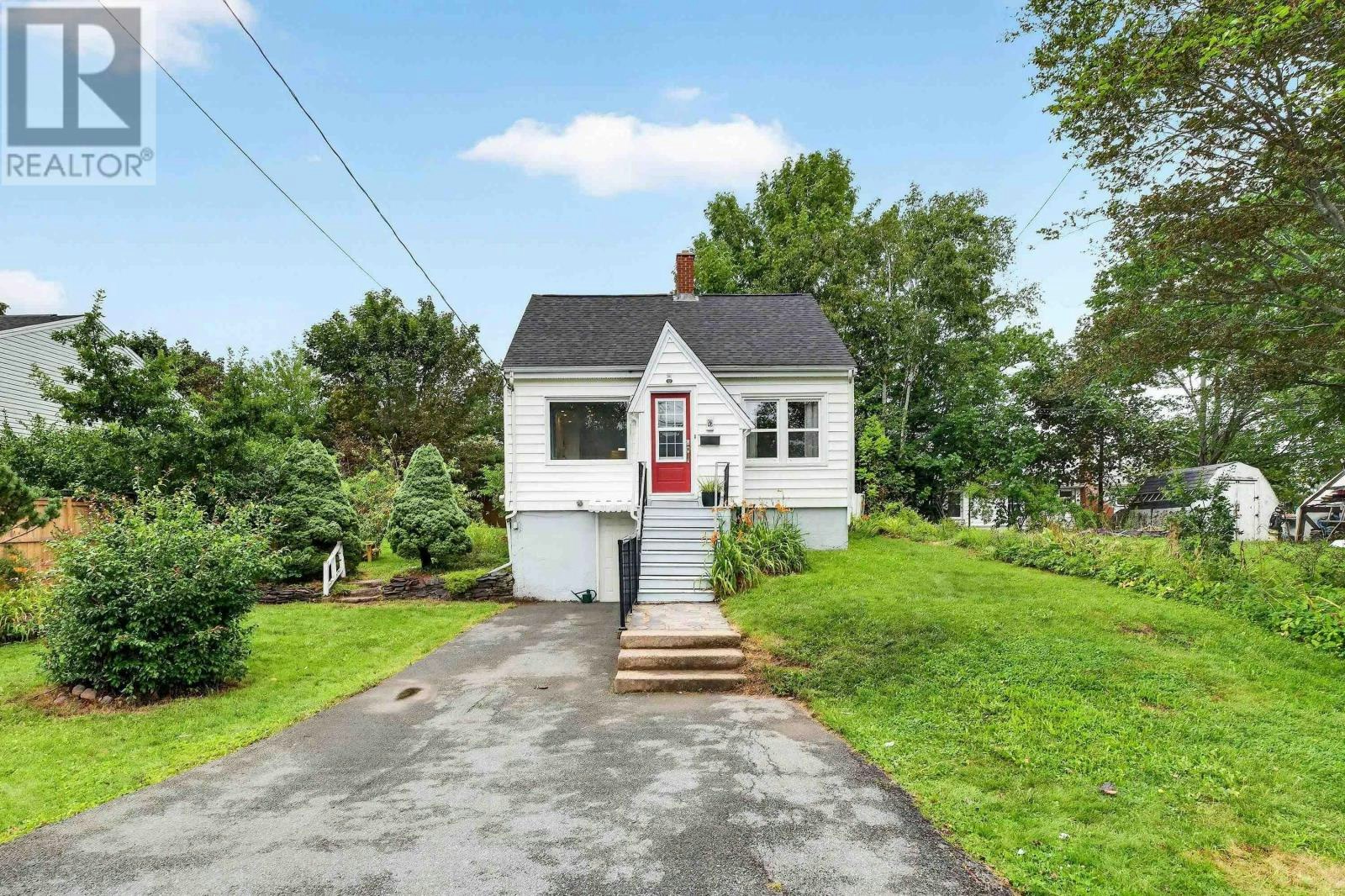 1 Piers Avenue, Halifax, NS, B3N 1Z2