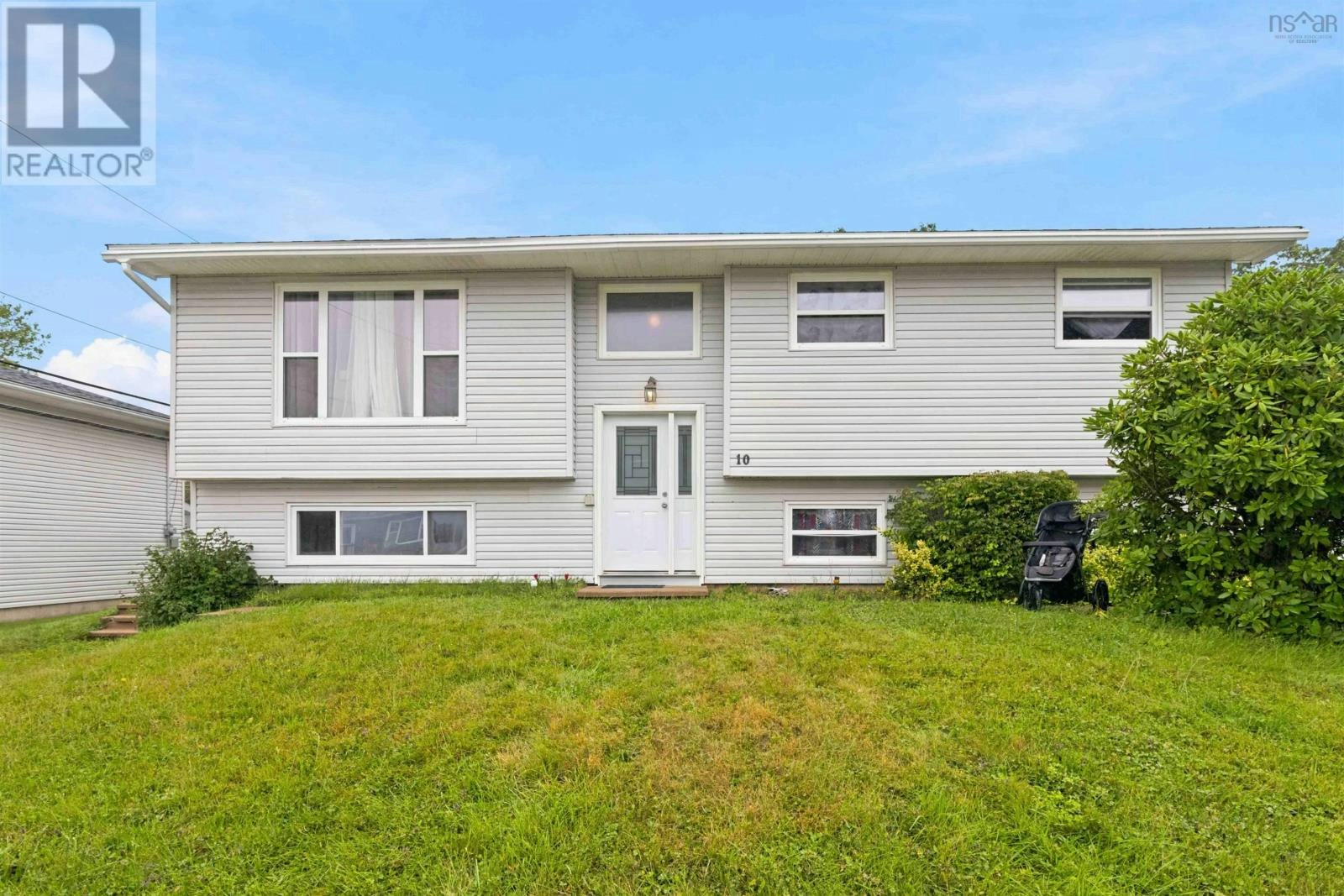 10 Sampson Drive, Lower Sackville, NS, B4C 3E8