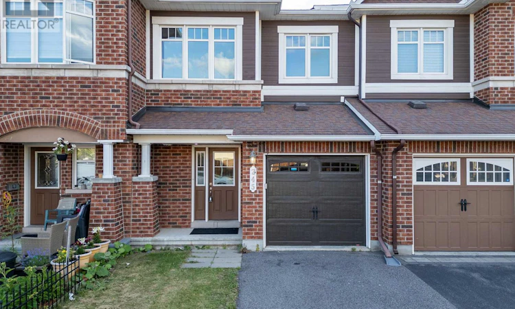 245 Silvermoon Crescent
