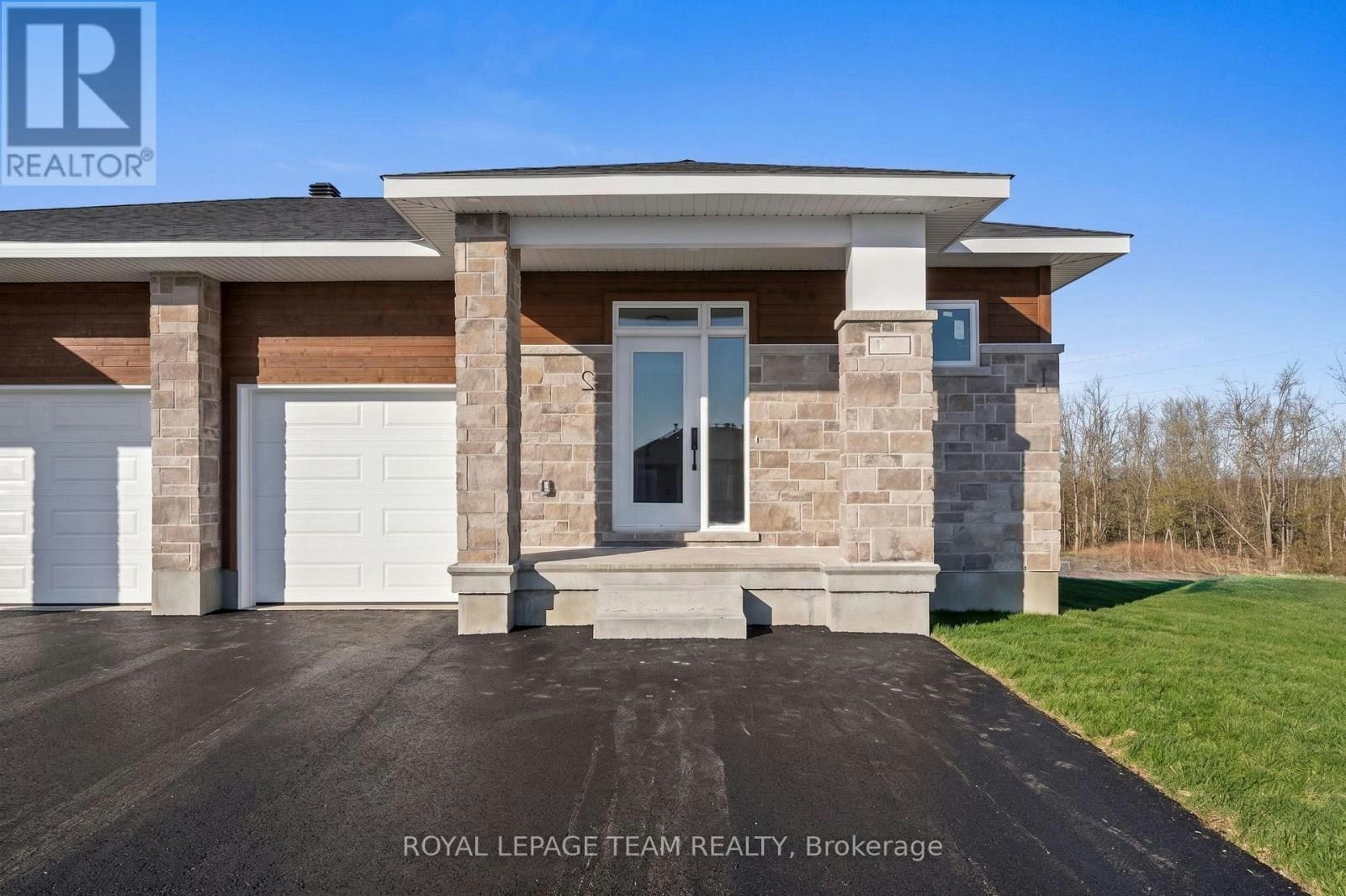 2-1124 Moore Street, Brockville, ON, K6V 0H2