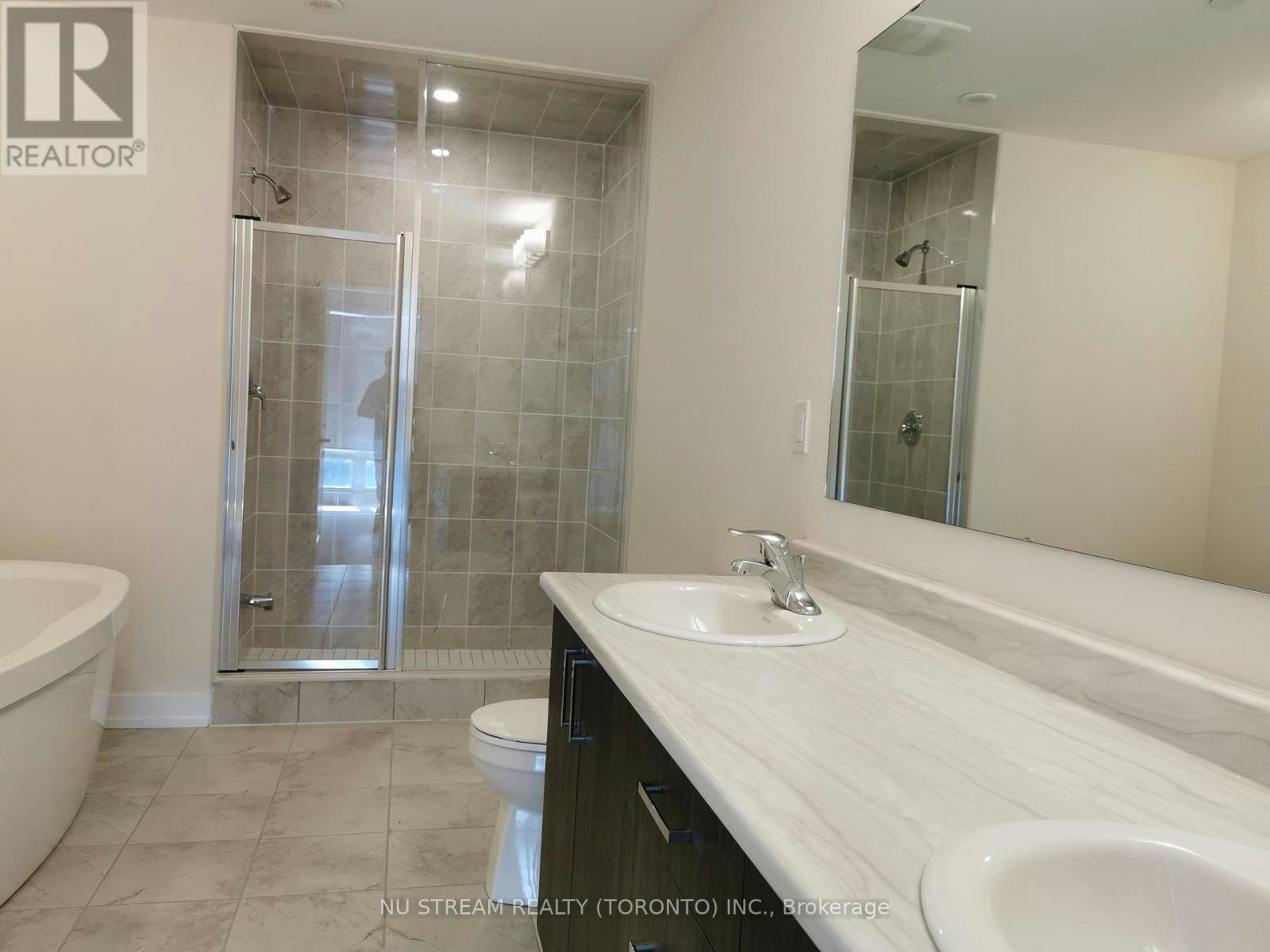 19 Credit Lane, Richmond Hill, ON, L4E 1G9 - 12